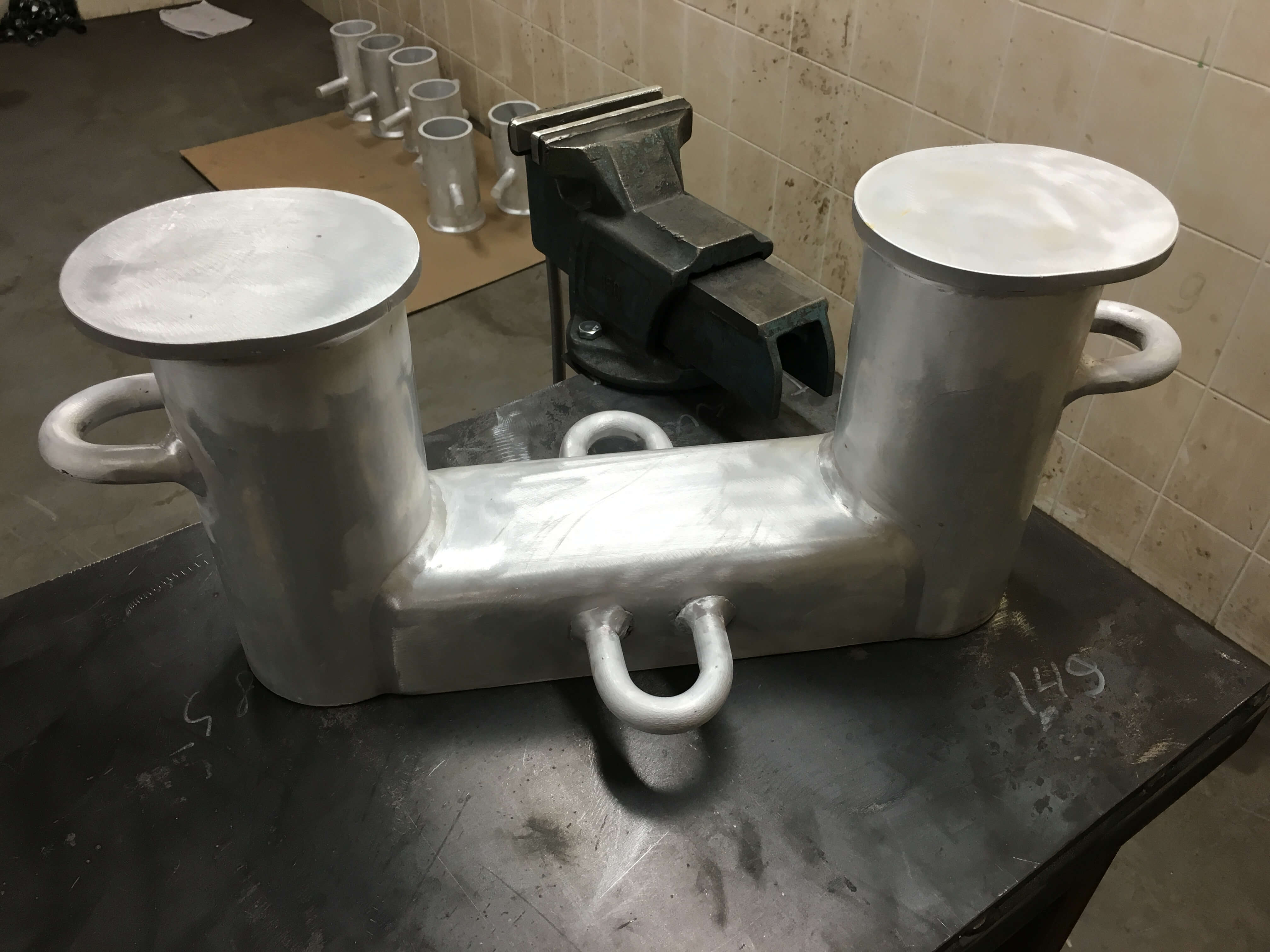 Aluminum double bitt bollard